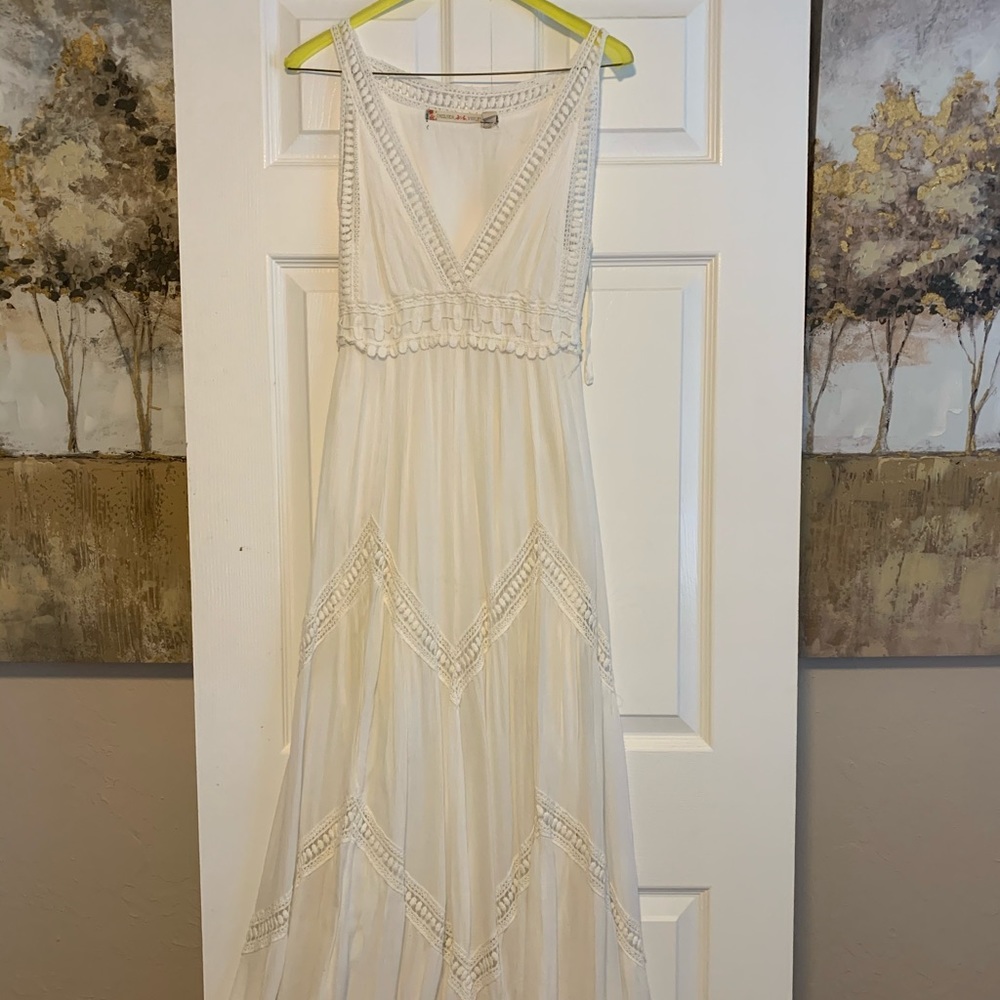 Off white Chelsea & Violet maxi